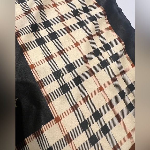 Burberry check black silk scarf - Picture 3 of 5